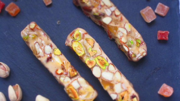 Deliciosamentesano turrón de amendras, pistachos y mango (4)